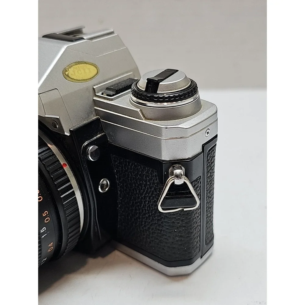 Minolta X-370 35mm SLR Film Camera with Extra Lenses **UNTESTED**